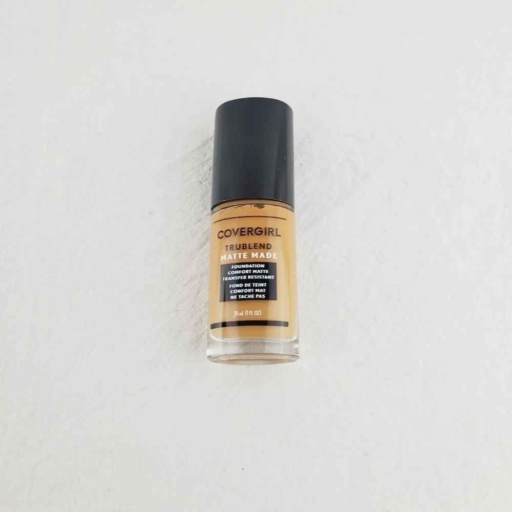LAST ONE 🔥Covergirl trublend matte made foundation